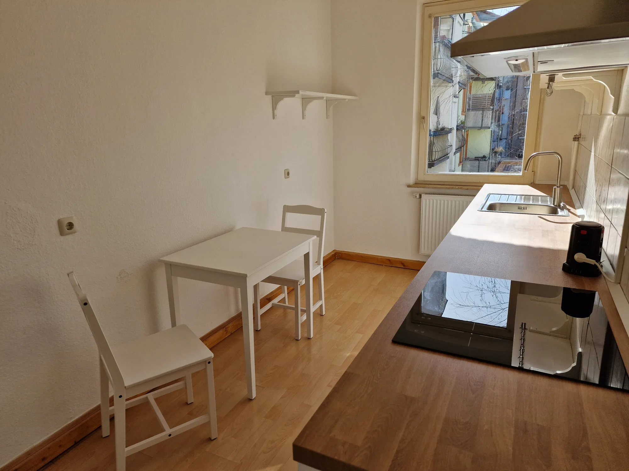 Furnished Shared Room in Girls-Only Flat near Sündersbühl U-Bahn | All-Inclusive Student Housing - Image 3