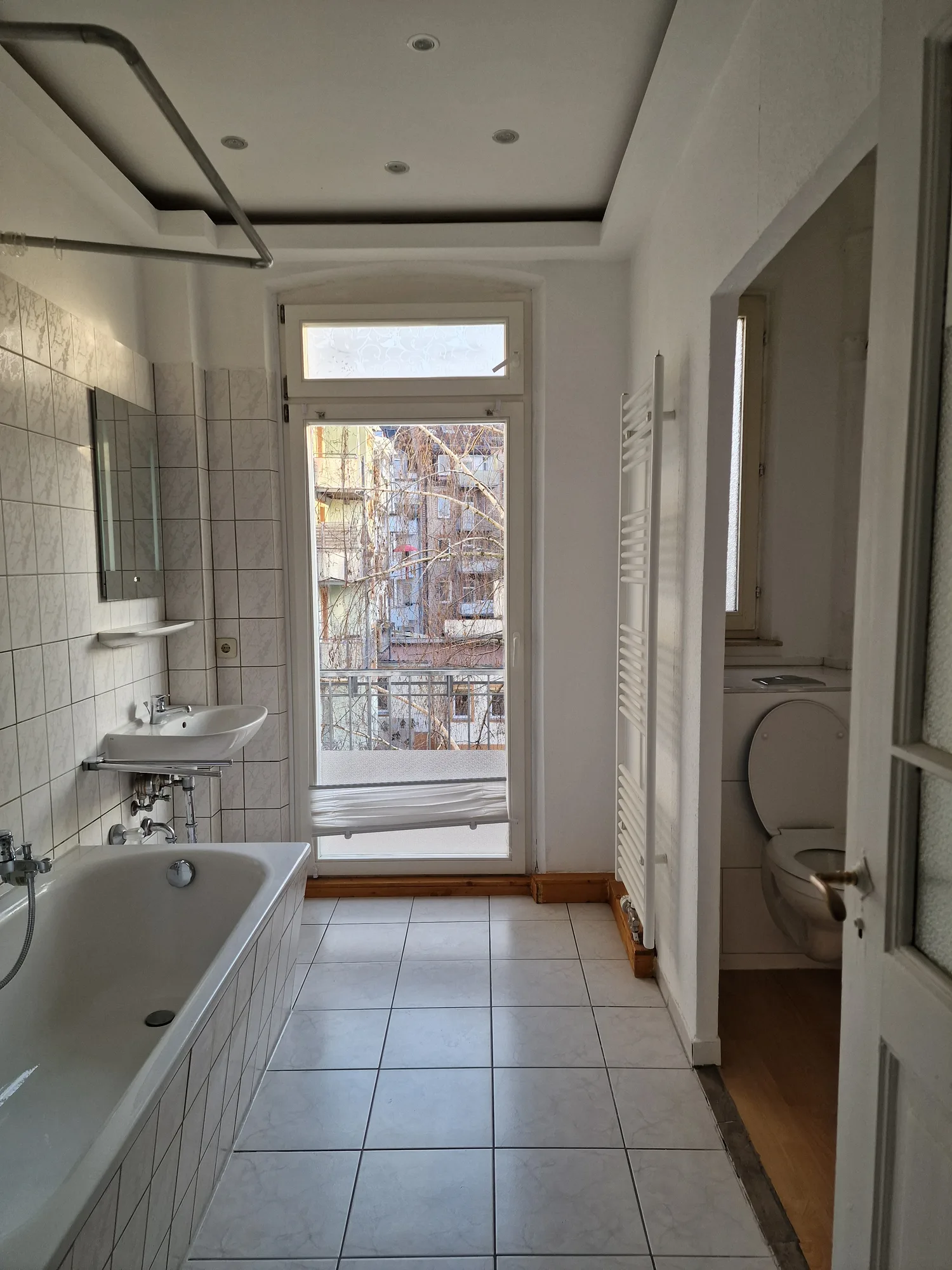 Furnished Shared Room in Girls-Only Flat near Sündersbühl U-Bahn | All-Inclusive Student Housing - Image 5